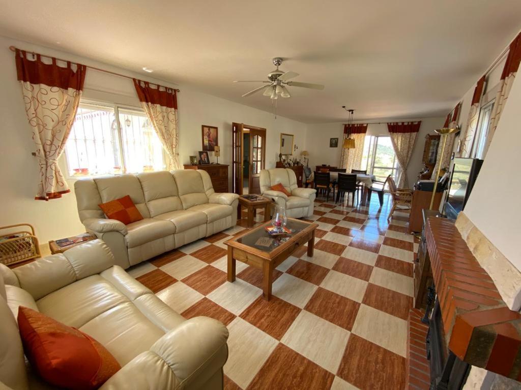 Casa De Rosas Villaer Málaga